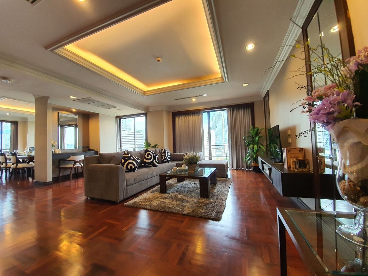 ให้เช่าวิทยุ ชิดลม หลังสวน : Duplex 𝗣𝗲𝗻𝗵𝗼𝘂𝘀𝗲 Near BTS Chidlom For Rent 4 Bedrooms, 5 Bathrooms 📲𝟎𝟗𝟔-𝟔𝟗𝟕-𝟗𝟑𝟗𝟗