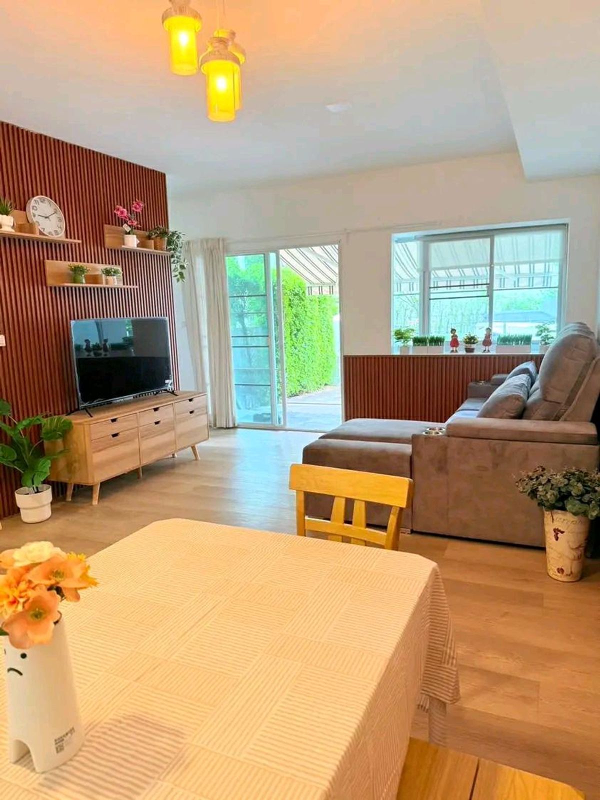 ให้เช่าทาวน์โฮมบางนา แบริ่ง ลาซาล : 🐶🐱 Pet Friendly House near Mega Bangna🐱🐶