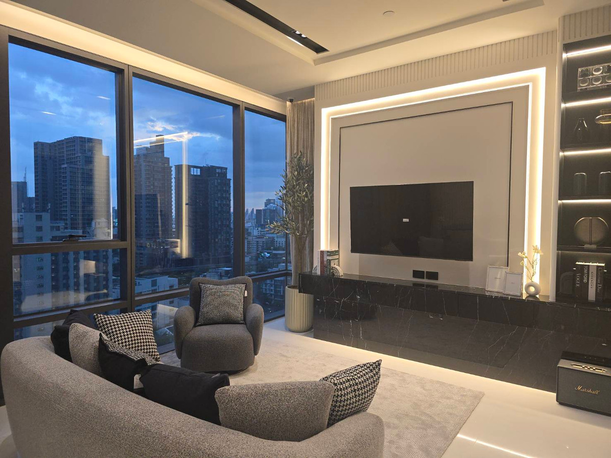 For RentCondoSukhumvit, Asoke, Thonglor : (For Rent) The Bangkok Thonglor – Luxury Condo near BTS Thong Lor Spacious unit in an excellent location, complete with full facilities.