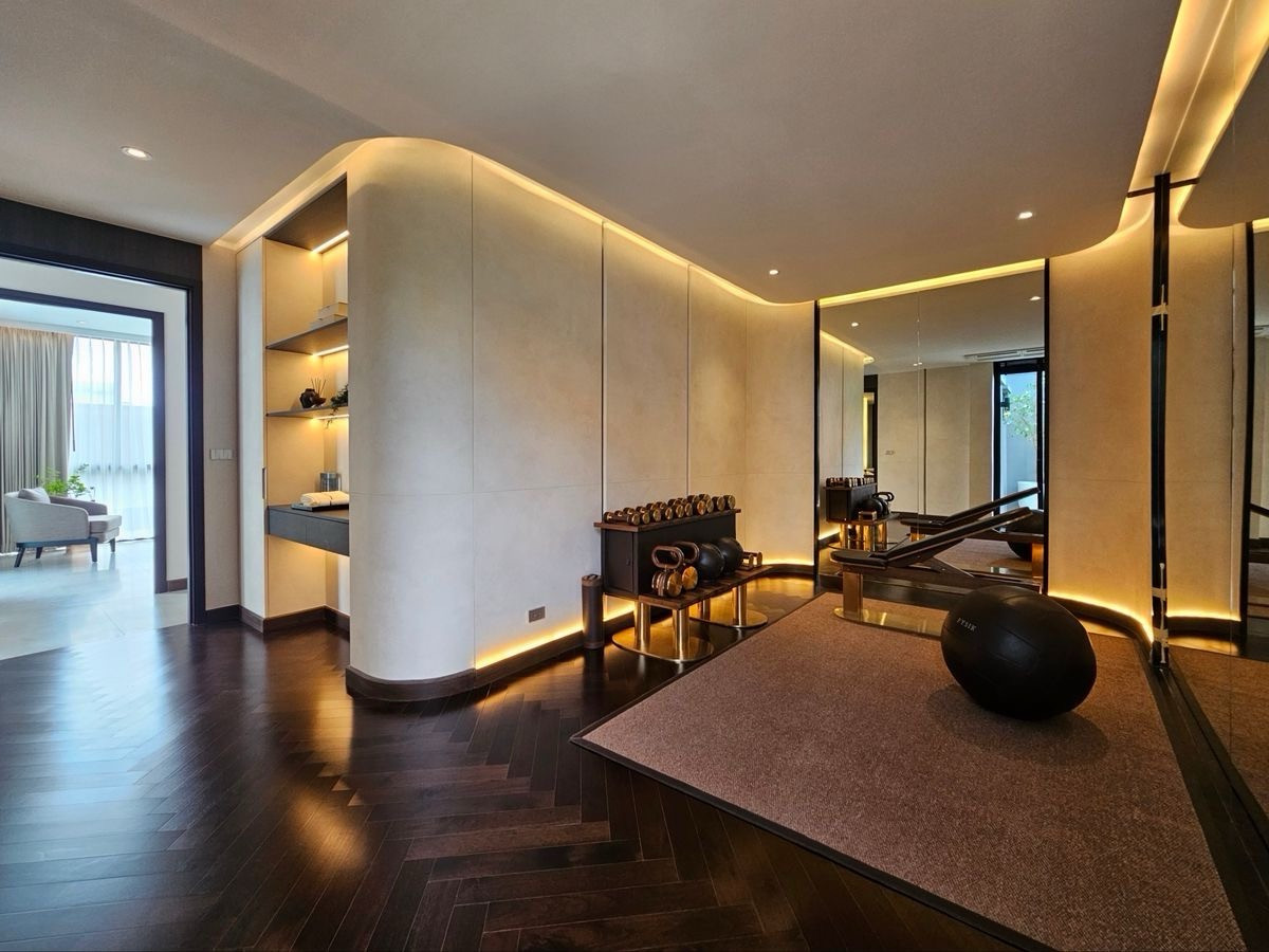 ขายบ้านเลียบทางด่วนรามอินทรา : ราคาพิเศษ🔥CIRA Residences ที่สุดของทำเลหรู! ทำเล เอกมัย-รามอินทรา บ้าน Ultra Luxury 1,223 ตร.ม. ลิฟต์+สระว่ายน้ำ นัดหมายชม 📲  086-795-9997 (จิมมี่)