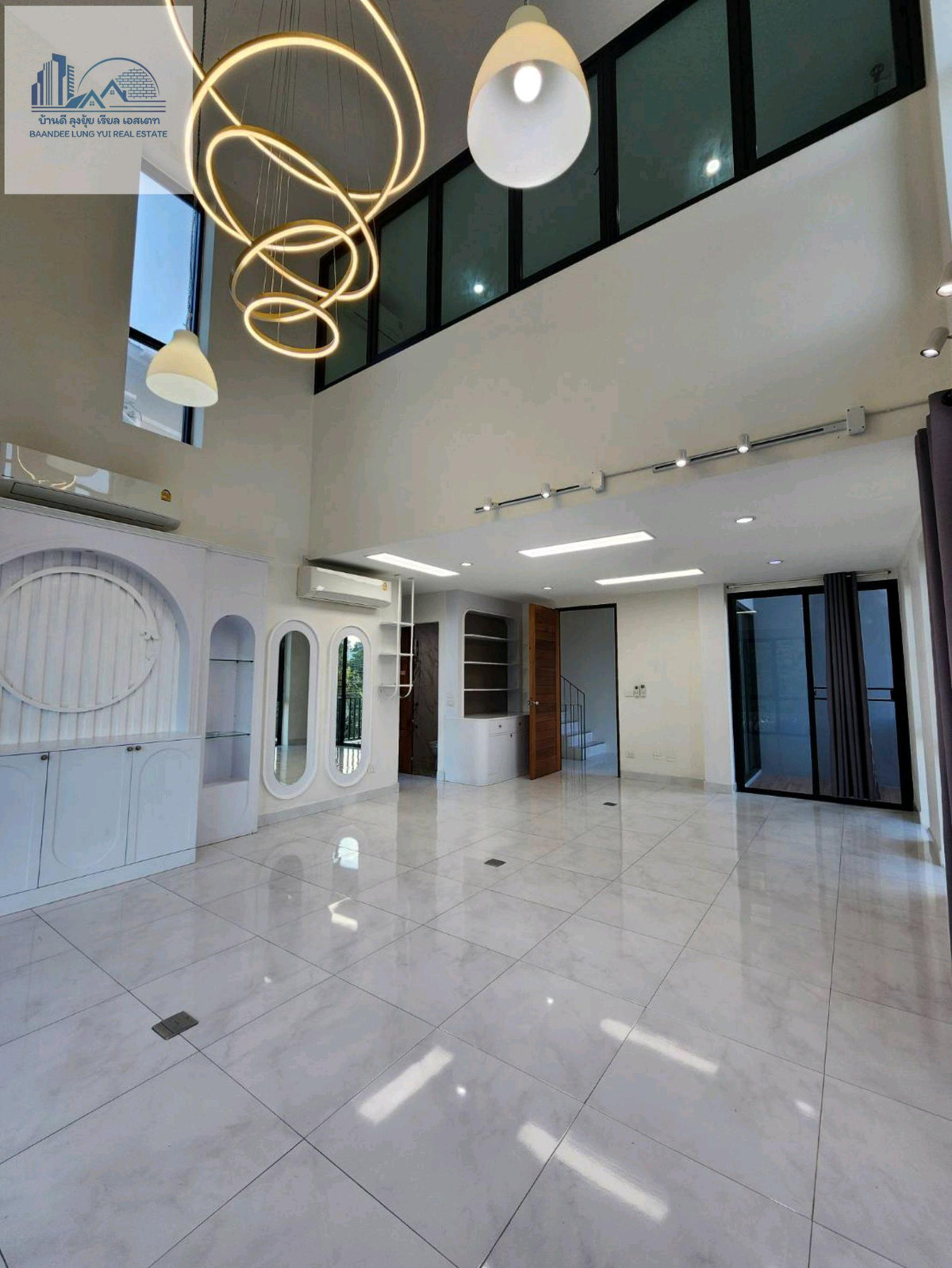 ให้เช่า Home Office ใหญ่รัชดา 32-ลาดพร้าว , สวยมาก ทำได้ทุกธุรกิจ 🏯⛲️💫大型家庭办公室出租,Ratchada 32-Ladprao,新装修 Loading...