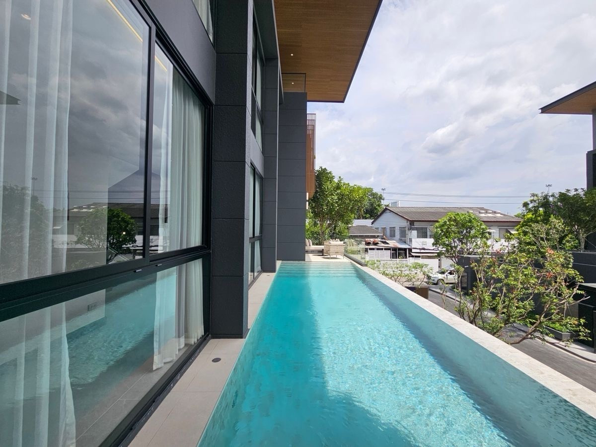 ขายบ้านเลียบทางด่วนรามอินทรา : ราคาพิเศษ🔥CIRA Residences ที่สุดของทำเลหรู! ทำเล เอกมัย-รามอินทรา บ้าน Ultra Luxury 1,223 ตร.ม. ลิฟต์+สระว่ายน้ำ นัดหมายชม 📲  086-795-9997 (จิมมี่)