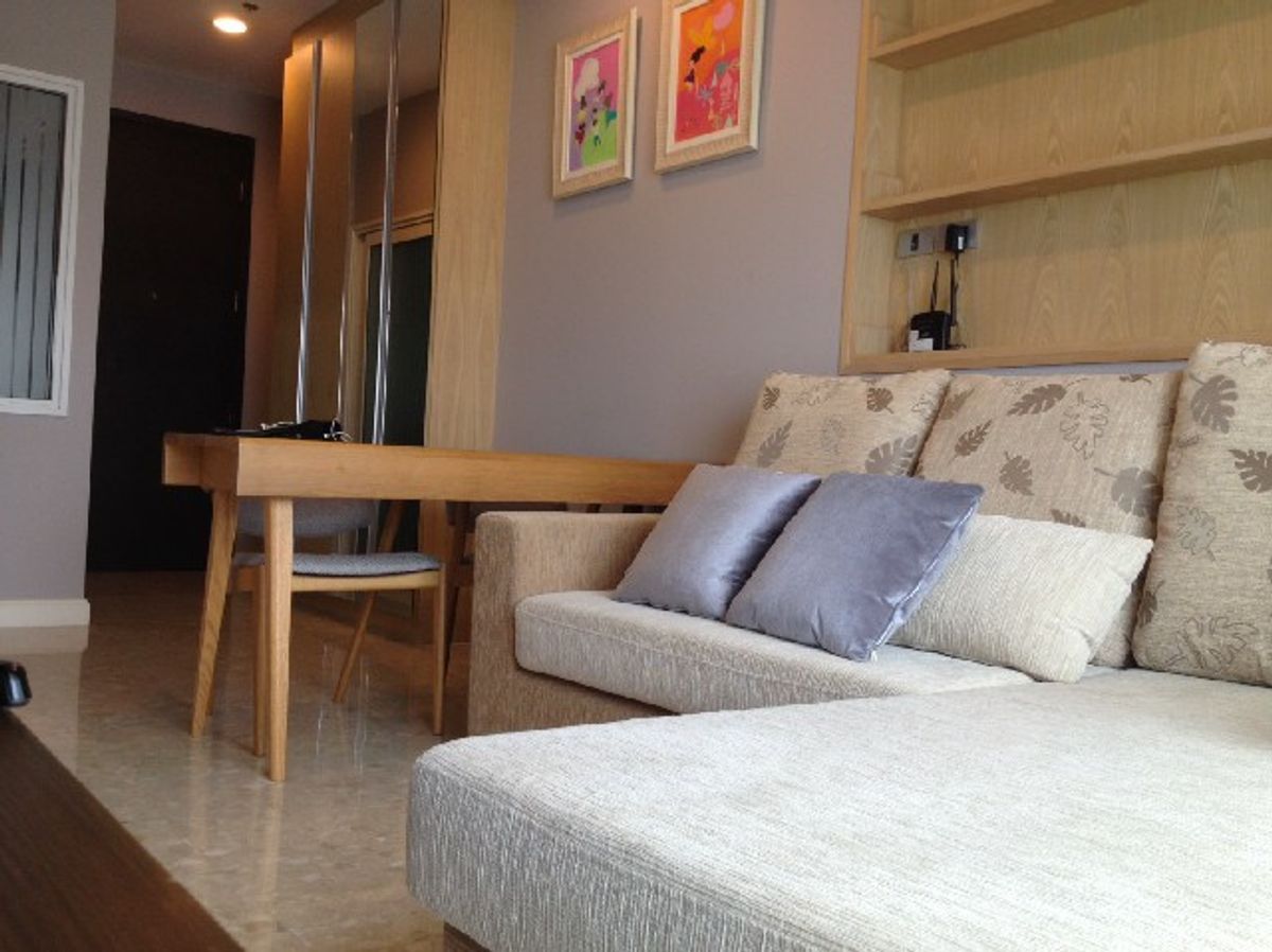 For RentCondoSukhumvit, Asoke, Thonglor : Low floor 1 bed 1 bath 46 sqm condo at The Crest Sukhumvit 34 for rent 35,000THB per month, Thonglor BTS station