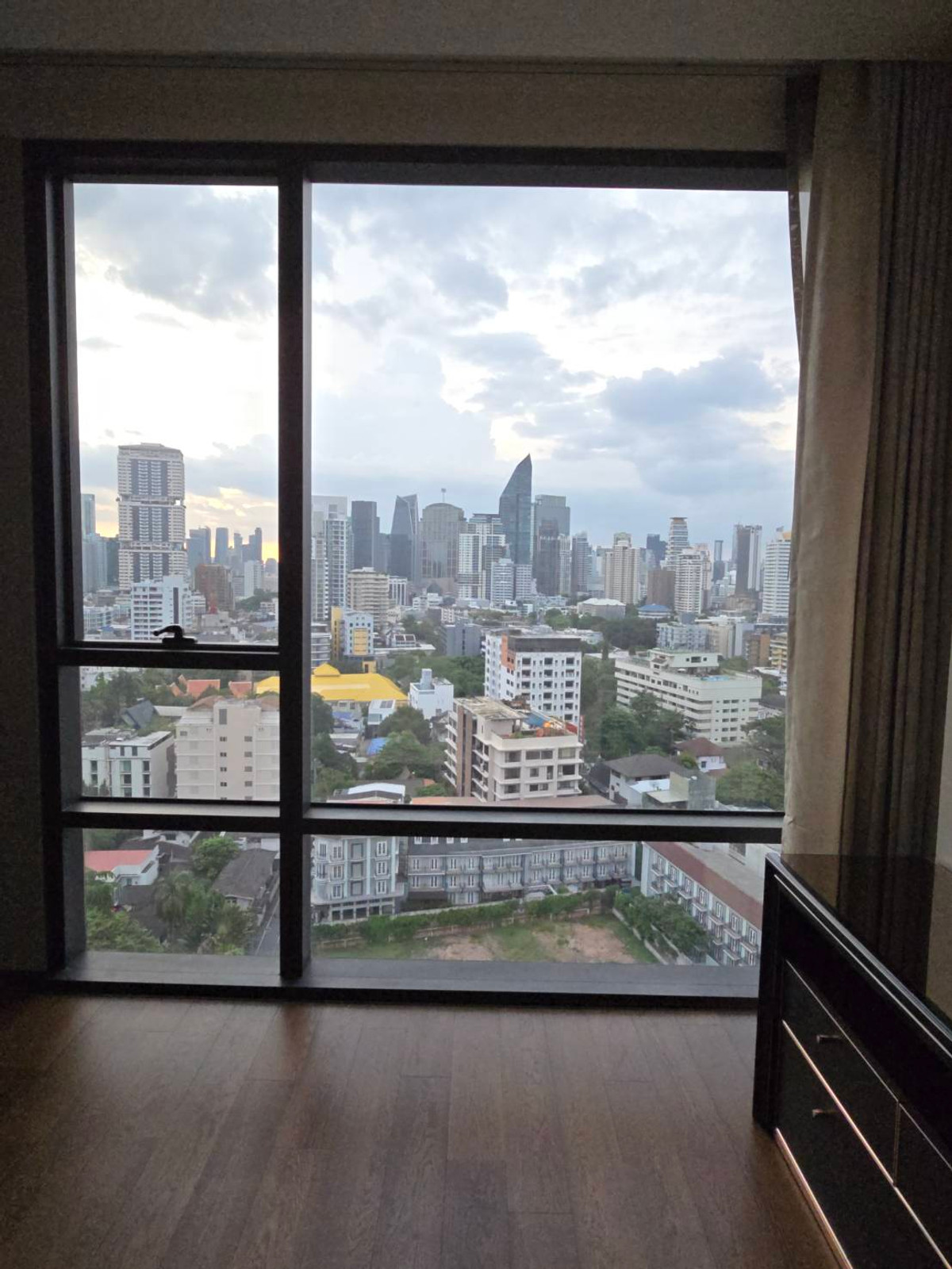 For RentCondoSukhumvit, Asoke, Thonglor : (For Rent) The Bangkok Thonglor – Luxury Condo near BTS Thong Lor Spacious unit in an excellent location, complete with full facilities.