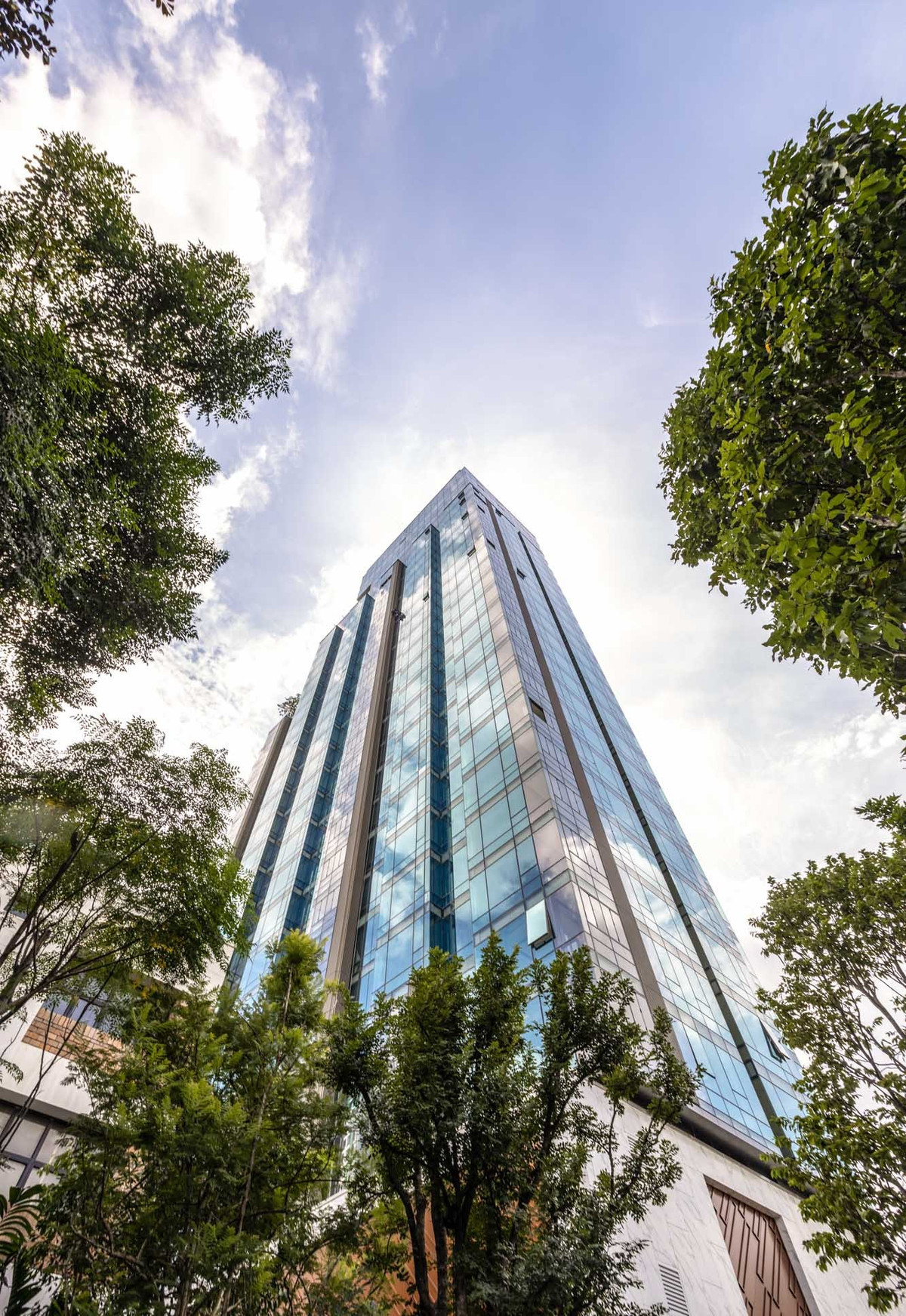 For RentCondoSukhumvit, Asoke, Thonglor : (For Rent) The Bangkok Thonglor – Luxury Condo near BTS Thong Lor Spacious unit in an excellent location, complete with full facilities.