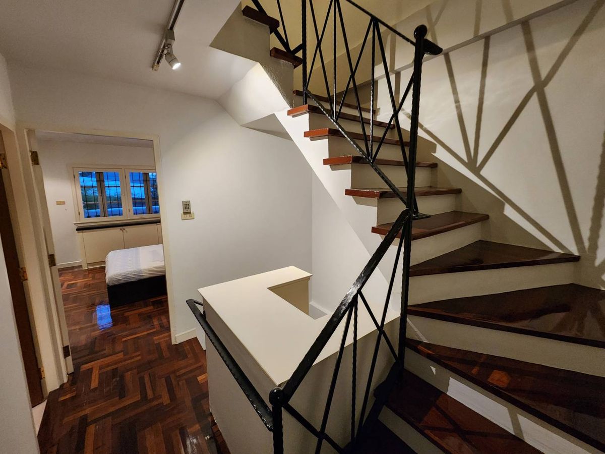 For RentTownhomeRatchadapisek, Huaikwang, Suttisan : Rent a townhouse Ratchadaphisek Zone - Five Lat Phrao Intersection near MRT Five Lat Phrao Intersection for 5 minutes