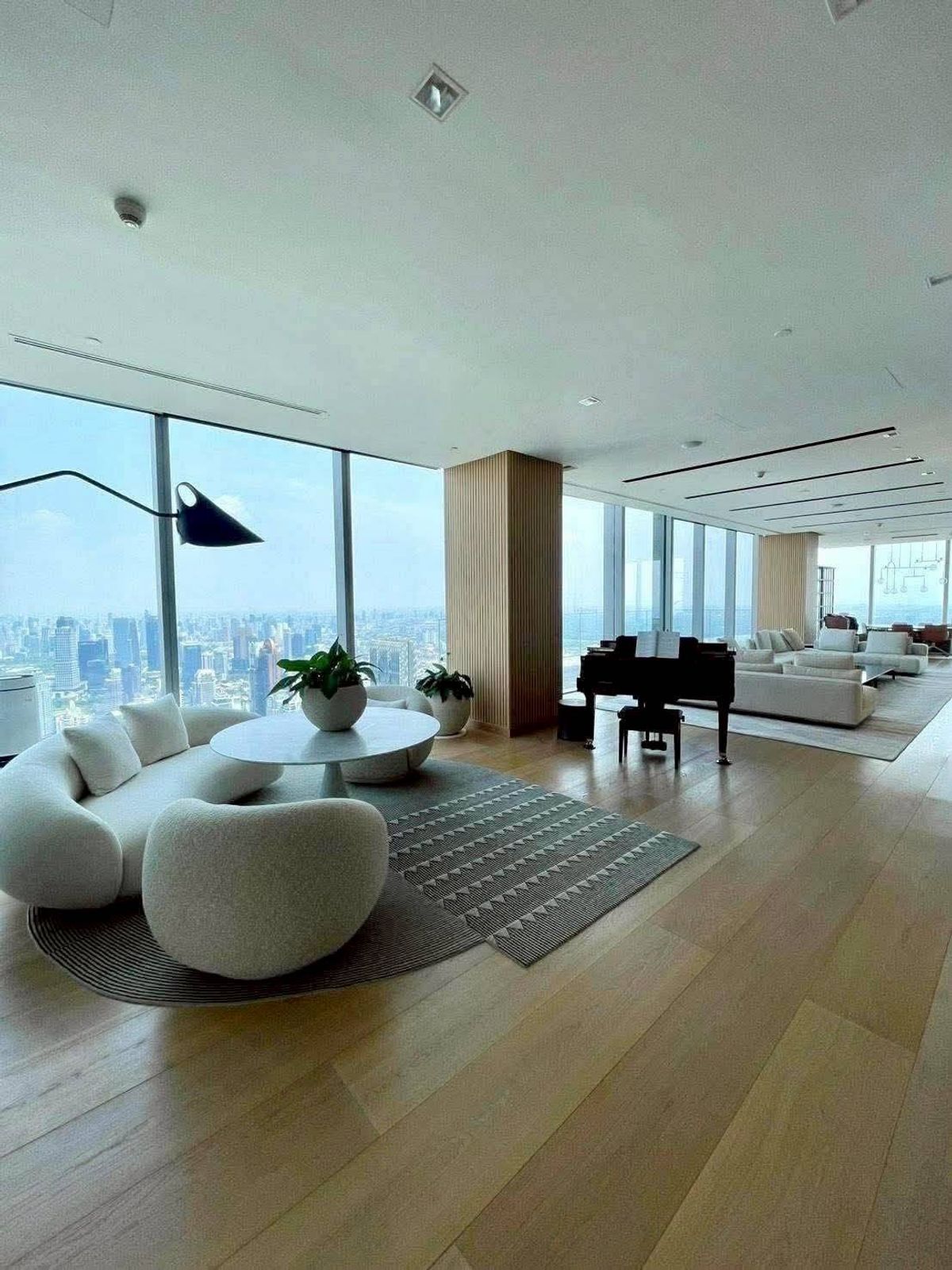 คอนโดสาทร นราธิวาส : ❤️‍🔥 The Ritz-Carlton Penthouse ❤️‍🔥 Rent 1.5MB, Sale 700 MB | Area 1,000 sq.m. | 4 Bedrooms, 6 Bathrooms | 086-9299929 Punny