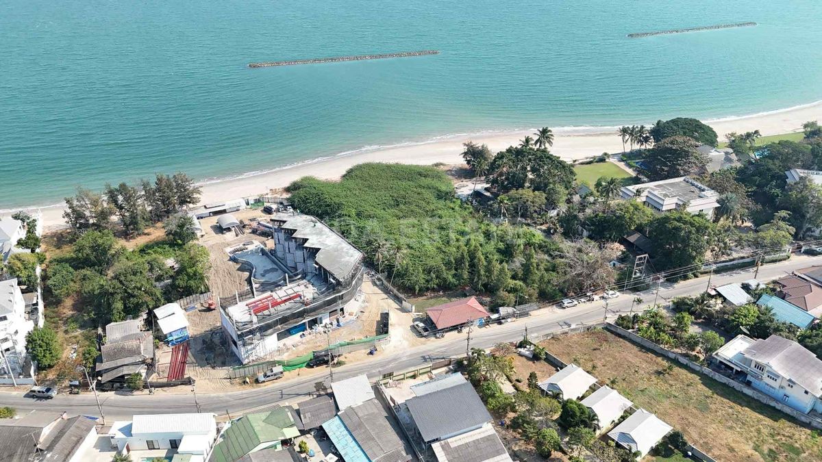 ขายที่ดินชะอำ เพชรบุรี : ขายที่ดินติดชายทะเล หาดเจ้าสำราญ จ.เพชรบุรี 3 ไร่ 45 ตร.ว.