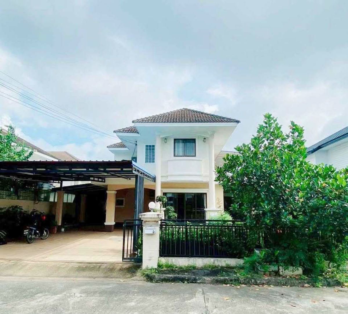 ให้เช่าบ้านเชียงใหม่ : บ้านในโครงการ ให้เช่าเดือนละ 25,000 บาท ใกล้มีโชคพลาซ่าเพียง 10 นาที No.5H586