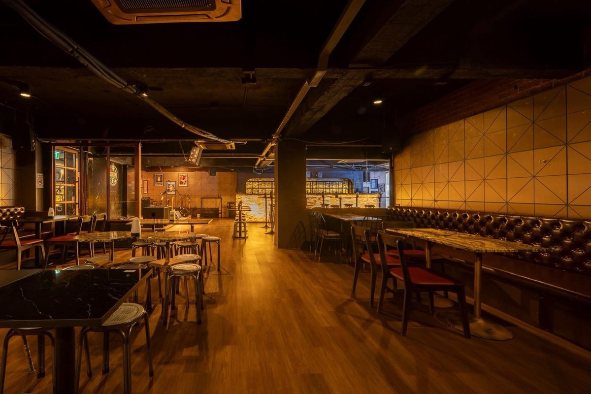 For RentRetail SpaceSukhumvit, Asoke, Thonglor : 350 sq.m. of alcohol store bar, Soi Thonglor Sukhumvit 55, with convenient parking | For Rent - Bar / Gastronomy / PUB SIZING 350 SQ.M. Soi Thonglor Sukhumvit 55 BKK WITH Provided Parking Lots and Comfortable Transption