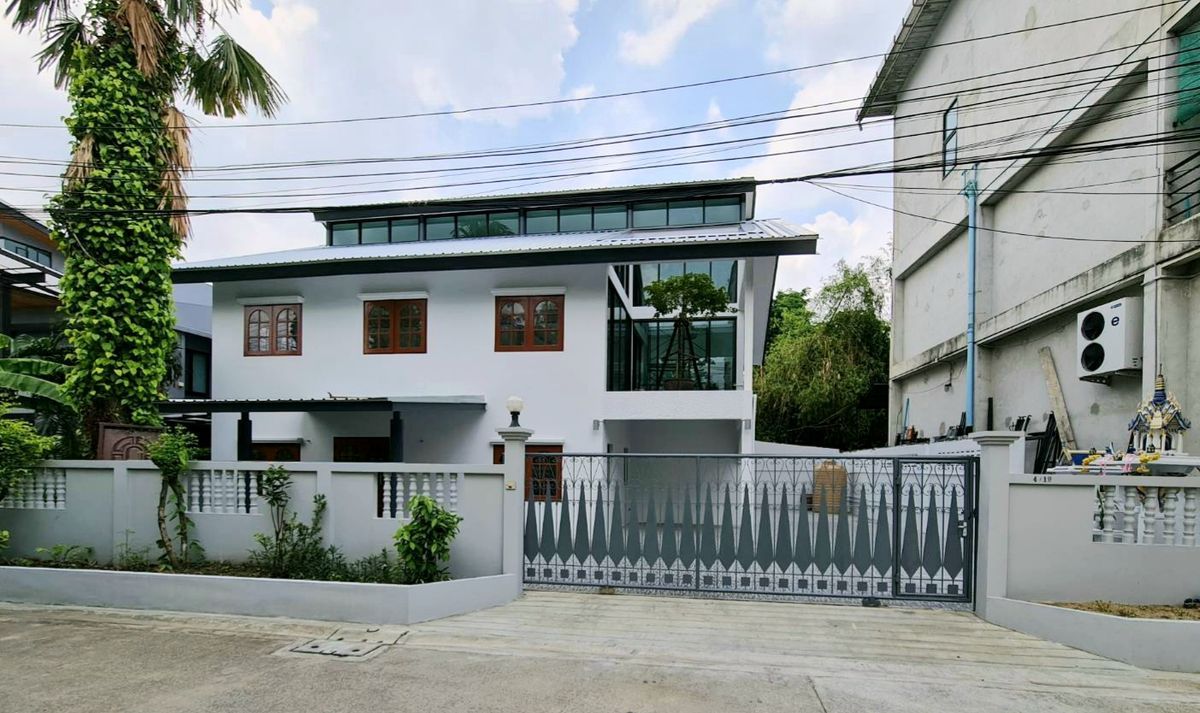 ให้เช่าบ้านโชคชัย4 ลาดพร้าว71 : RH081025 ให้เช่า บ้านเดี่ยว 2ชั้น Renovate ใหม่ทั้งหลัง ย่าน โชคชัย 4