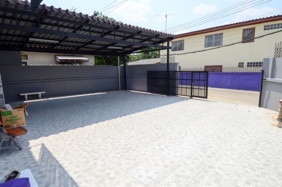 For RentHouseChokchai 4, Ladprao 71, Ladprao 48, : RH081125 2-story, 3-bedroom detached house for rent in Chok Chai 4 area, ideal for a home office.