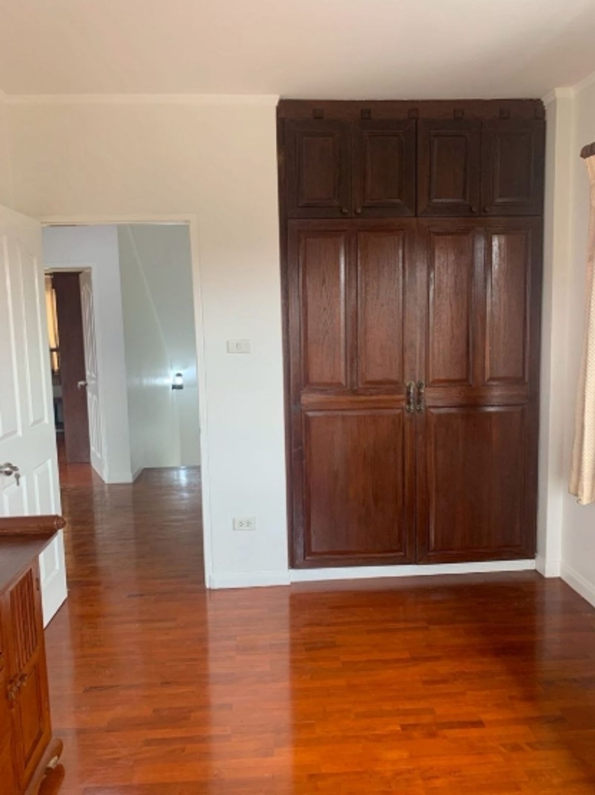 ขายบ้านนวมินทร์ รามอินทรา : ขายบ้านเดี่ยว 2 ชั้น , เนื้อที่ 61.8 ตรว.  หมู่บ้านสัมมากร 2 ถนนสามวา 20 แขวงบางชัน  เขตคลองสามวา  จังหวัดกรุงเทพมหานคร (ตกแต่งใหม่ พร้อมอยู่ )