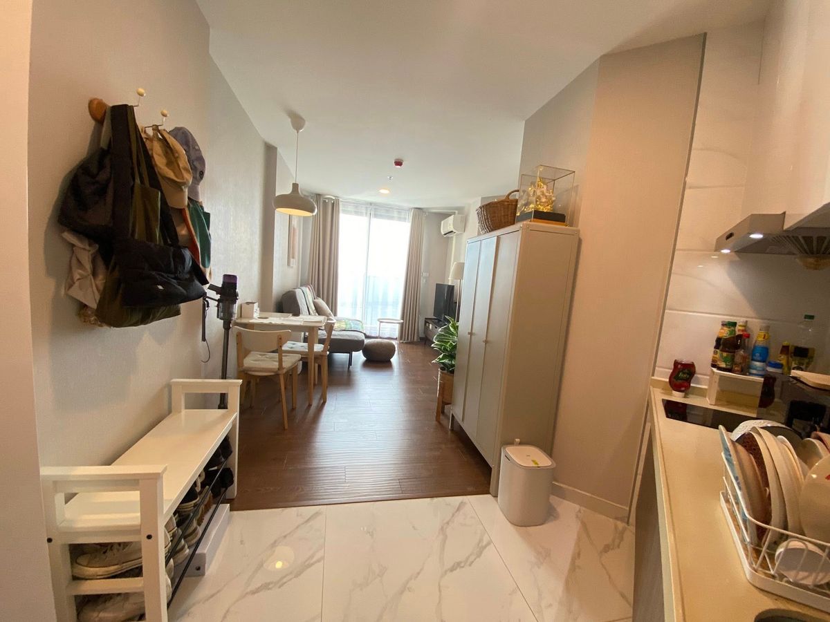 For RentCondoRatchadapisek, Huaikwang, Suttisan : Rent RR670 Artisan Ratchada. Beautiful room, complete furniture near the MRT Cultural Center. Ready to enter 26/8/2025