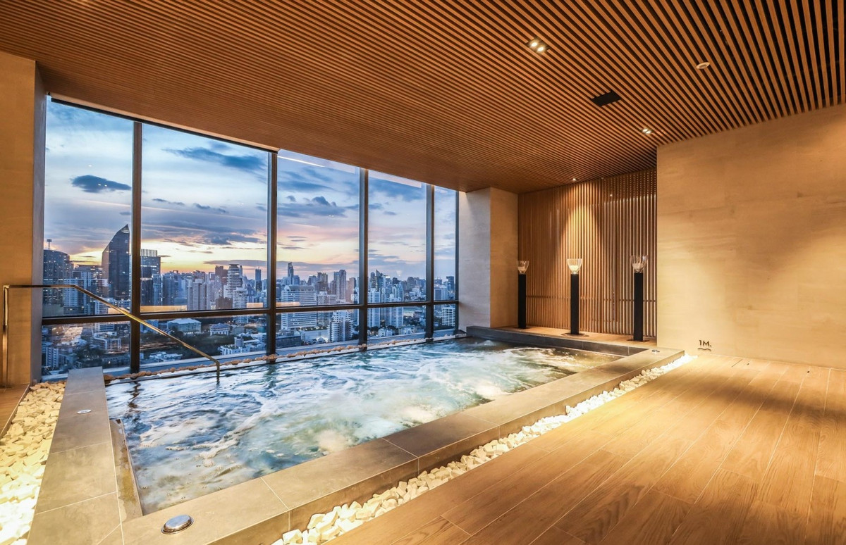 For RentCondoSukhumvit, Asoke, Thonglor : (For Rent) The Bangkok Thonglor – Luxury Condo near BTS Thong Lor Spacious unit in an excellent location, complete with full facilities.