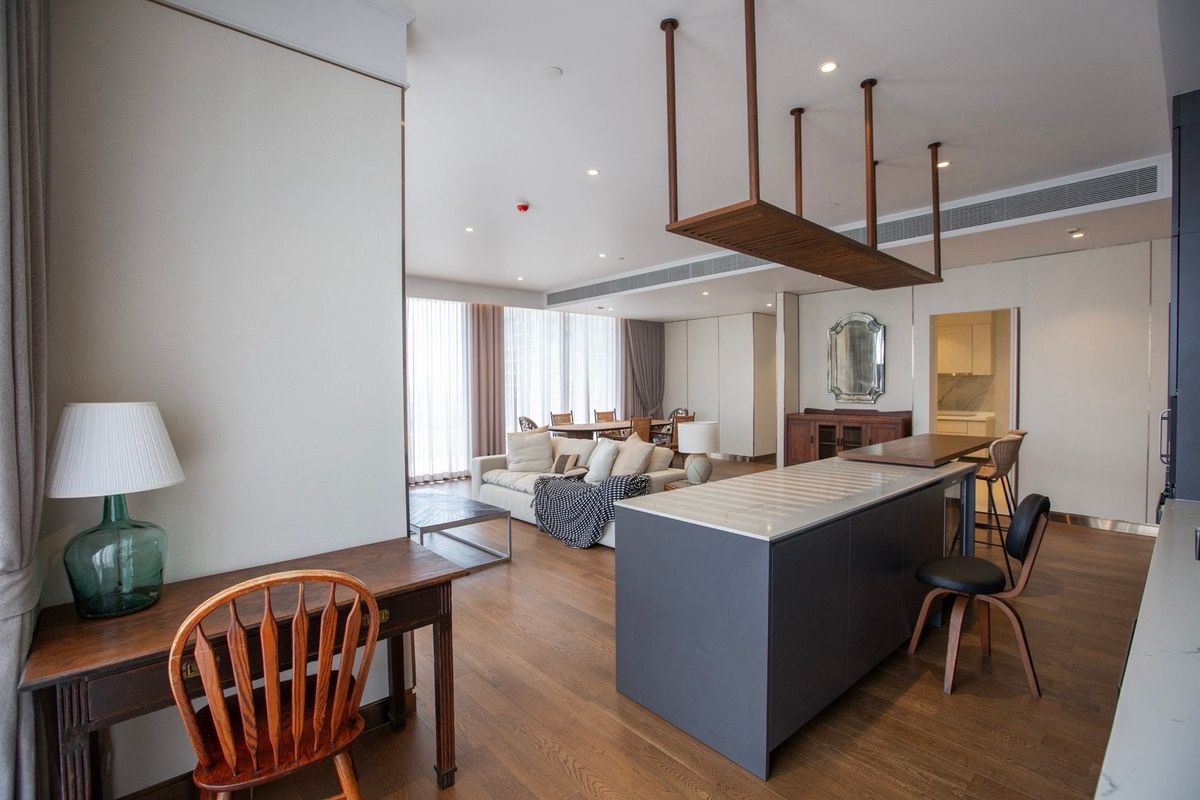 For SaleCondoWitthayu, Chidlom, Langsuan, Ploenchit : 📢👇Rare Item, sell with tenant til June 2026 Buyer can request unit without tenant (60-day prior notice)
PENTHOUSE at Muniq Langsuan, long big balcony , opposite Lumpini park, Sindhorn village , Velaa community mall, new big project ONE Bangkok 