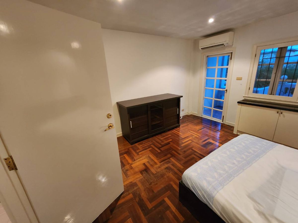 For RentTownhomeRatchadapisek, Huaikwang, Suttisan : Rent a townhouse Ratchadaphisek Zone - Five Lat Phrao Intersection near MRT Five Lat Phrao Intersection for 5 minutes