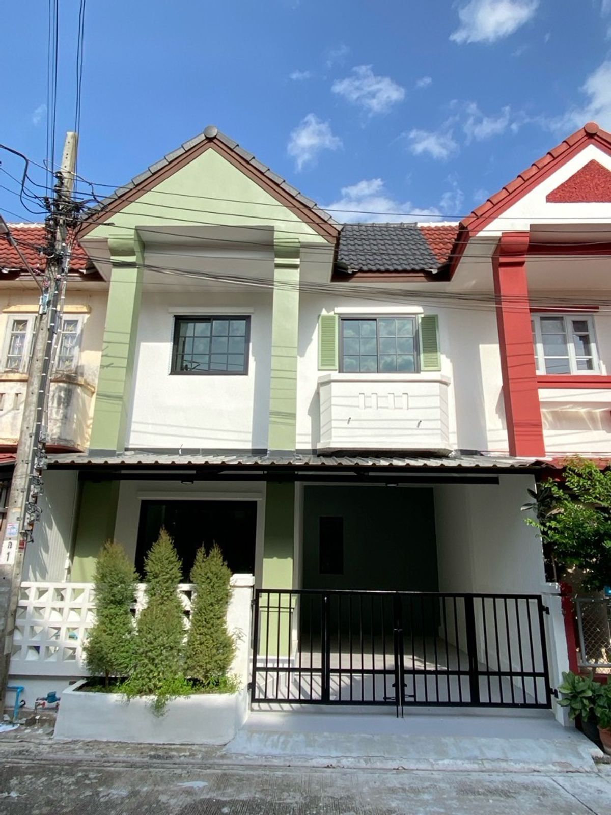 ขายทาวน์โฮมนนทบุรี บางใหญ่ บางบัวทอง : บ้านรีโนเวทใหม่ ลภาวัน12 บางบัวทอง นนทบุรี