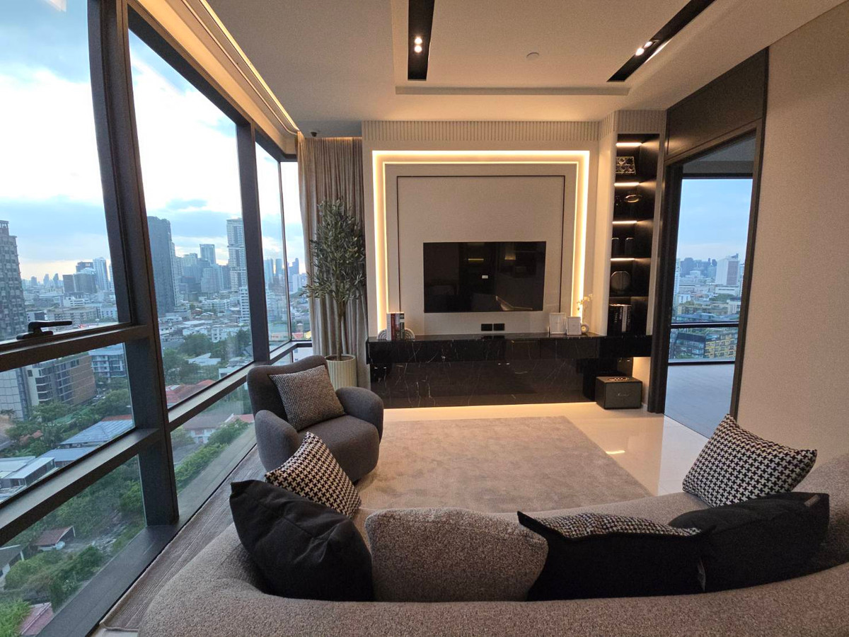 For RentCondoSukhumvit, Asoke, Thonglor : (For Rent) The Bangkok Thonglor – Luxury Condo near BTS Thong Lor Spacious unit in an excellent location, complete with full facilities.