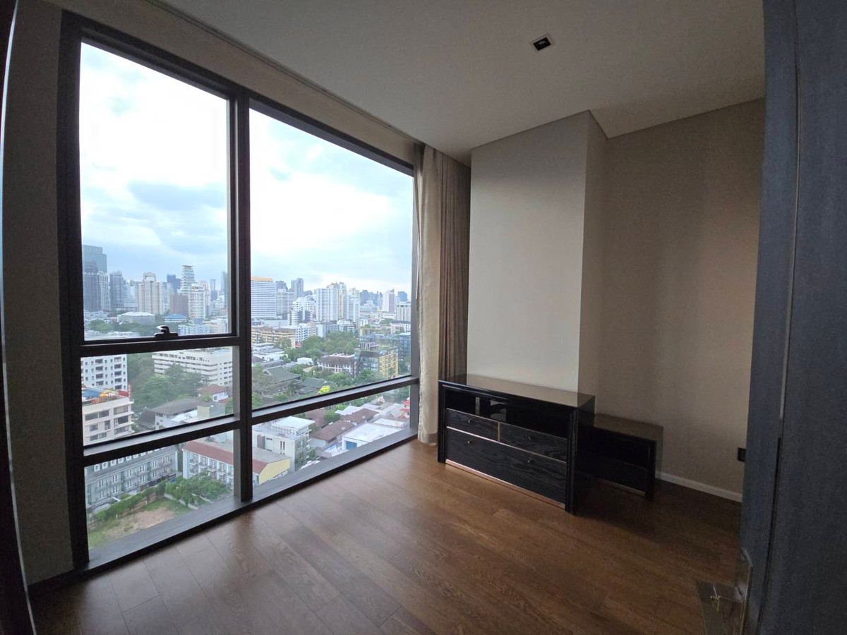 For RentCondoSukhumvit, Asoke, Thonglor : (For Rent) The Bangkok Thonglor – Luxury Condo near BTS Thong Lor Spacious unit in an excellent location, complete with full facilities.