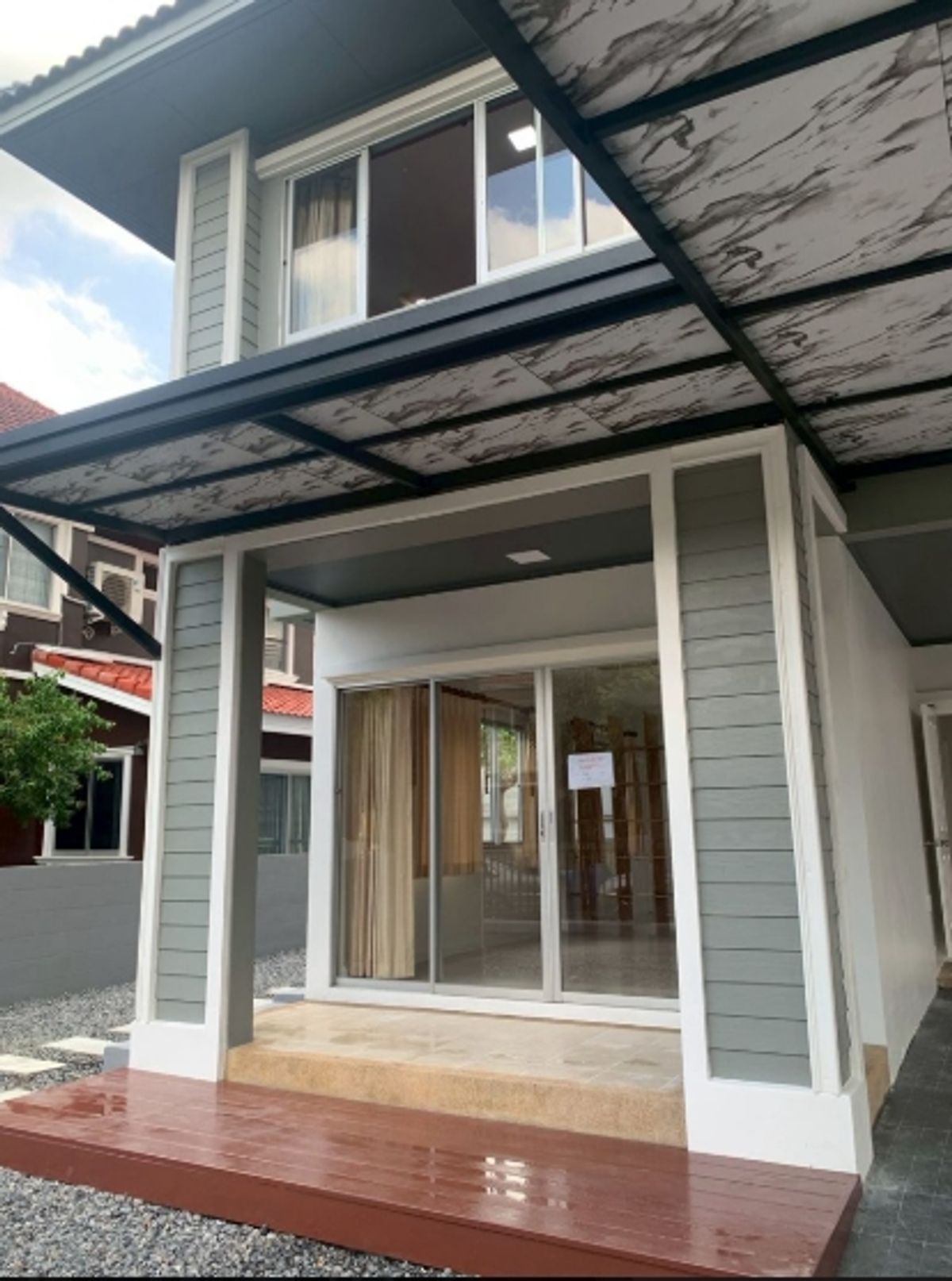 ขายบ้านนวมินทร์ รามอินทรา : ขายบ้านเดี่ยว 2 ชั้น , เนื้อที่ 61.8 ตรว.  หมู่บ้านสัมมากร 2 ถนนสามวา 20 แขวงบางชัน  เขตคลองสามวา  จังหวัดกรุงเทพมหานคร (ตกแต่งใหม่ พร้อมอยู่ )