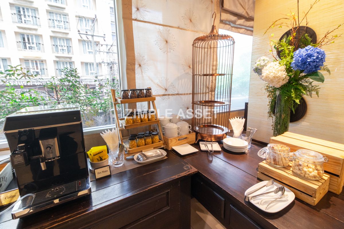 For RentSilom, Saladaeng, Bangrak : Line ID: @zimple_asset  Boutique-style accommodation on Surawong Road, daily and monthly full-service stays. near BTS/MRT.