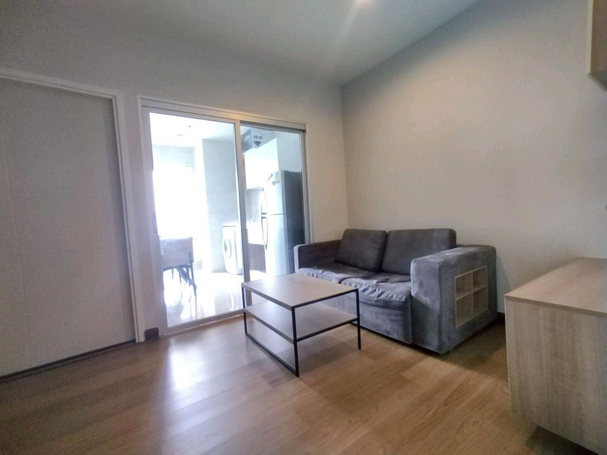 For RentCondoRattanathibet, Sanambinna : The room is ready to watch 1 Nov. 2025. Sentric Tiwanon Station near the BTS Tiwanon Intersection Station, only 80 meters near Big C Tiwanon, near the Ministry of Public Health.