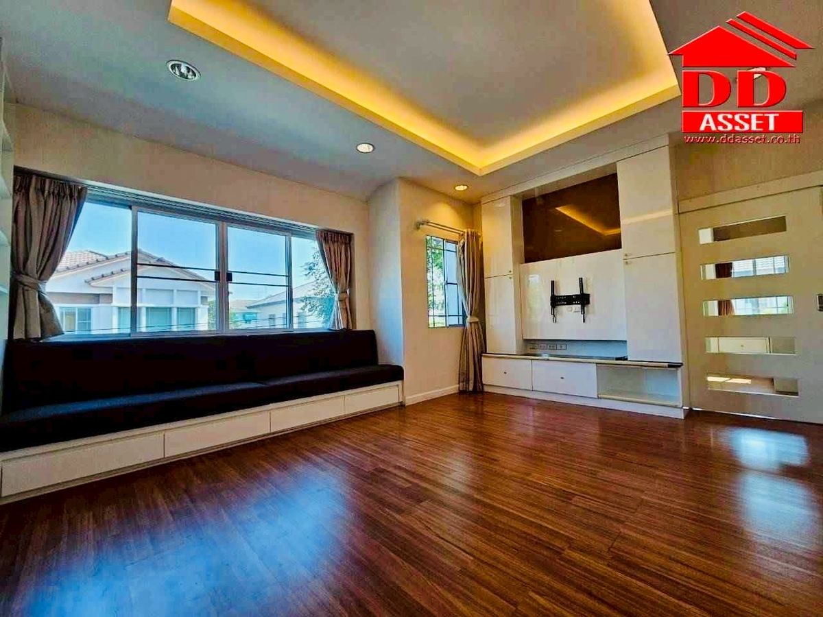 For SaleHouseSamut Prakan,Samrong : For Sale Nantawan Srinakarin Nantawan Srinakarin Code: H8137