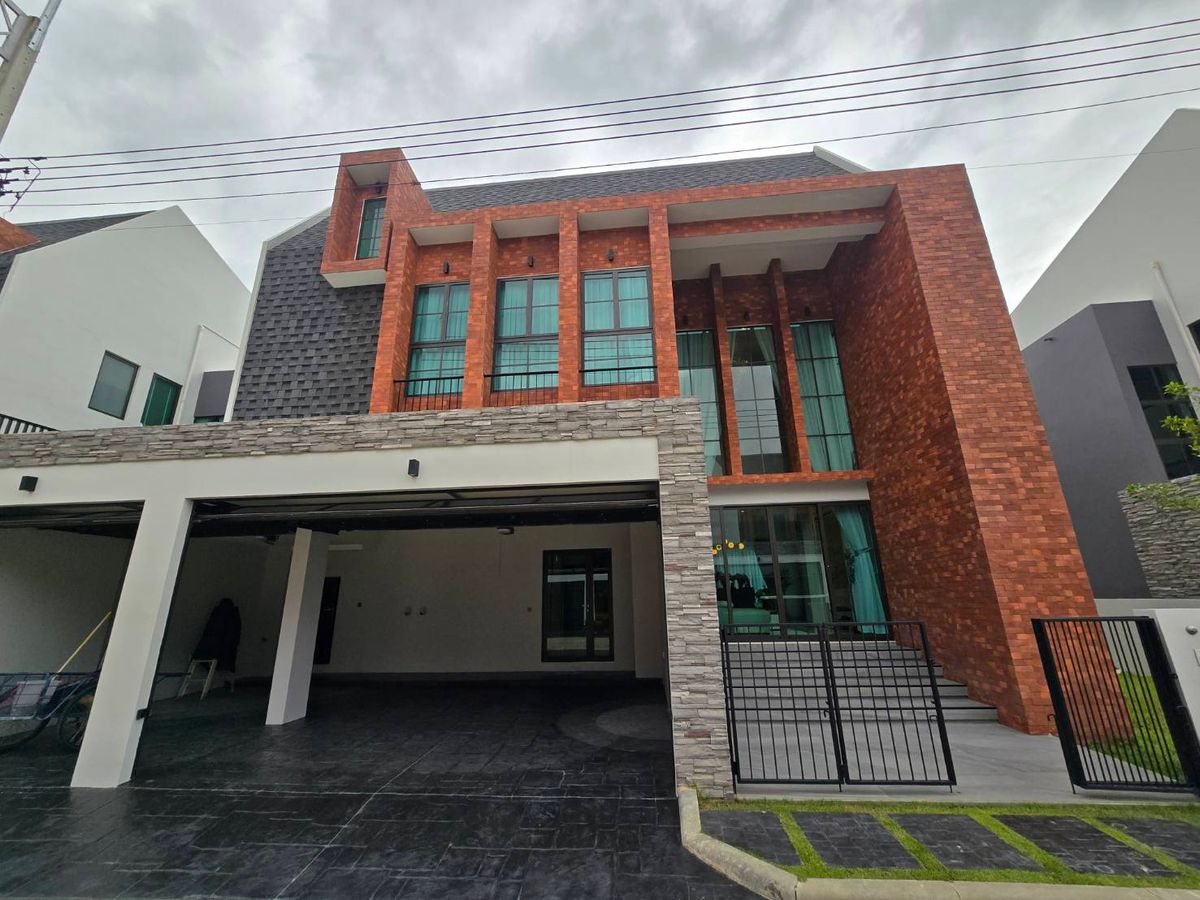 ขายบ้านเชียงใหม่ : ขาย บ้านเดี่ยว สไตล์อังกฤษ พร้อมฟังก์ชันครบครัน ใกล้ ม.พายัพ จ.เชียงใหม่