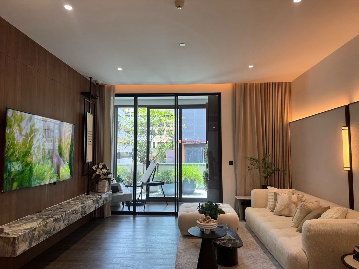 ขายคอนโดสีลม ศาลาแดง บางรัก : Romm Convent Luxury Wellness Service BNH Hospital Near One Bangkok  BTS Saladeang & MRT Silom  ใกล้ ร.ร. เซนโยเซฟคอนแวนต์ 