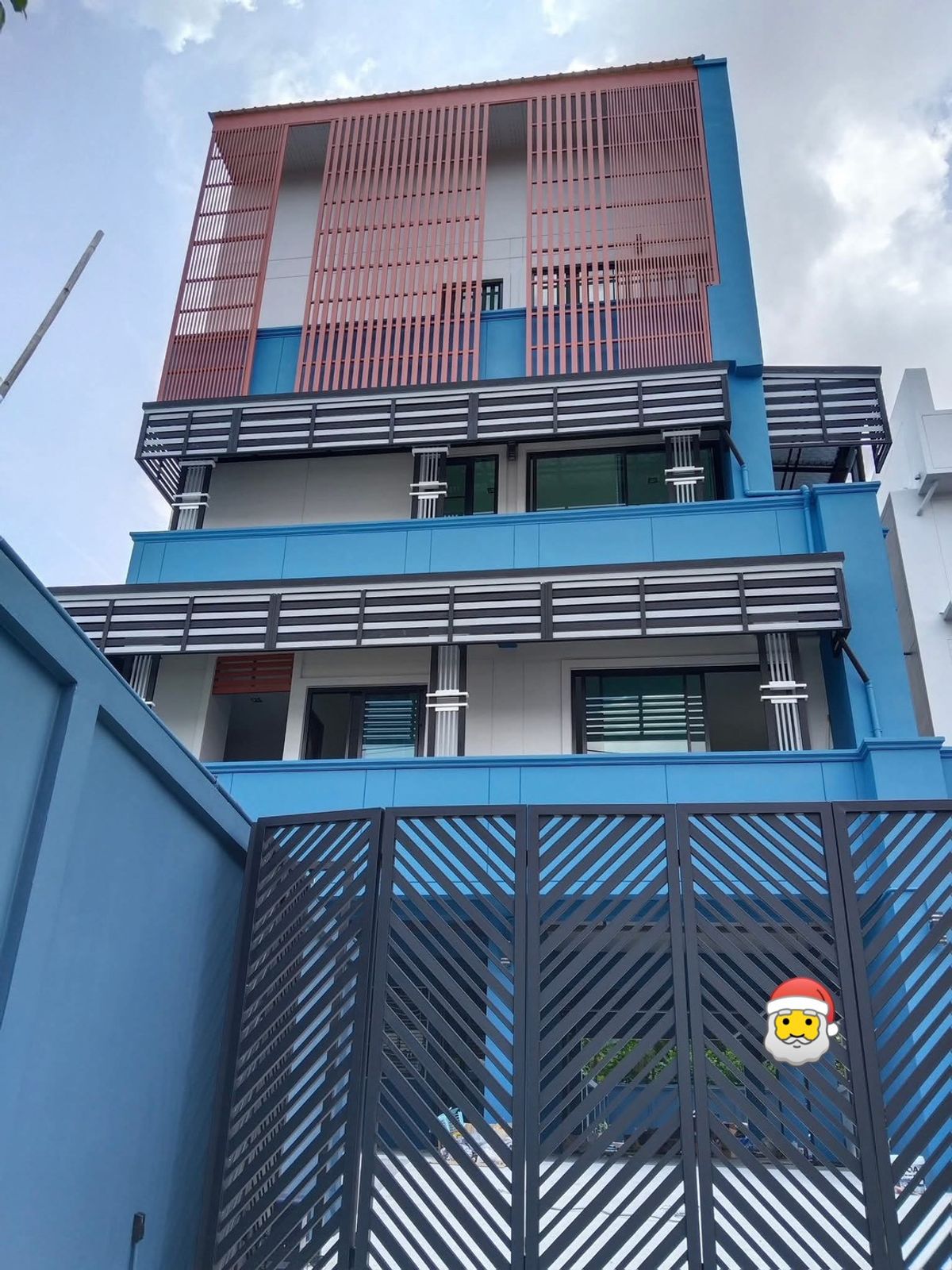 ให้เช่าโฮมออฟฟิศรัชดา ห้วยขวาง : 🏢 บ้าน / โฮมออฟฟิศ / สำนักงานให้เช่า 4 ชั้น 480 ตร.ม. ทำเลใจกลางเมือง ใกล้ MRT สุทธิสาร – MRT ห้วยขวาง