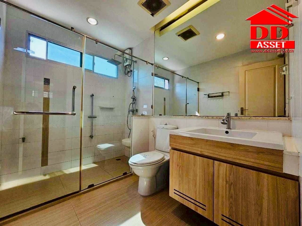 For SaleHouseSamut Prakan,Samrong : For Sale Nantawan Srinakarin Nantawan Srinakarin Code: H8137