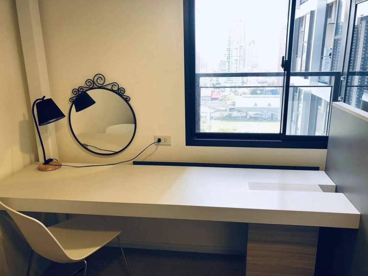 ให้เช่าคอนโดพระราม 9 เพชรบุรีตัดใหม่ RCA : คอนโด Chewathai Residence Asoke เดินทางสะดวก ใกล้รถไฟฟ้าเอ็มอาที มีรถรับส่ง ห้องสวย เฟอร์นิเจอร์ครบ พร้อมอยู่