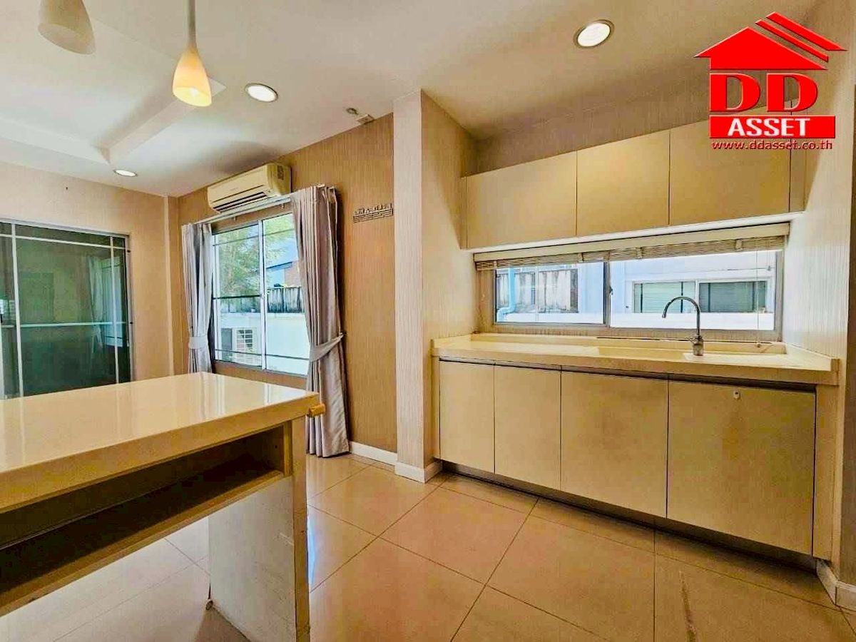 For SaleHouseSamut Prakan,Samrong : For Sale Nantawan Srinakarin Nantawan Srinakarin Code: H8137