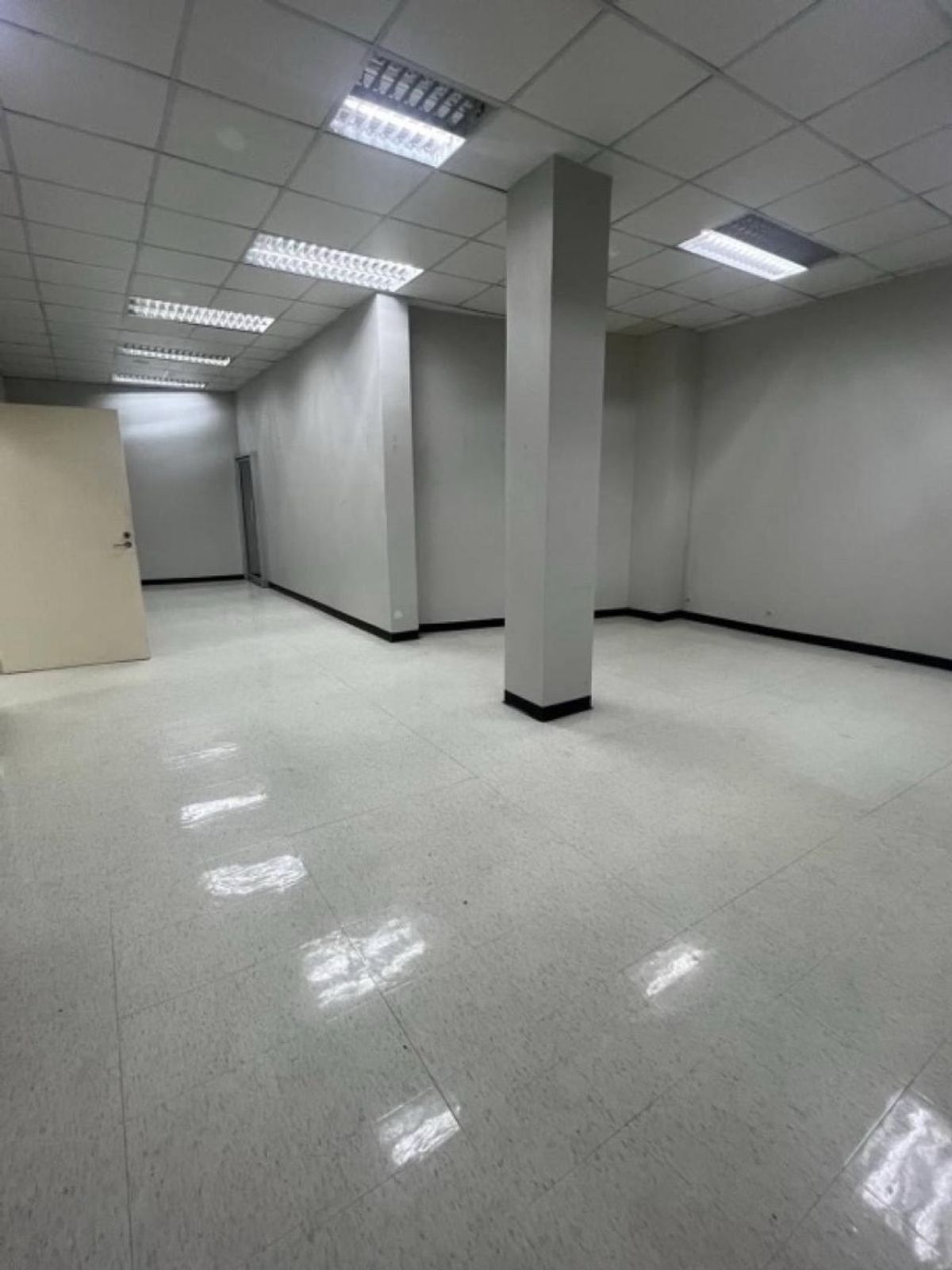 ให้เช่าร้านค้า/ตลาดนัดเยาวราช บางลำพู : ให้เช่า ตึกริมถนนใหญ่เยาวราช ใกล้ รถไฟฟ้า MRT วัดมังกร แหล่งนักท่องเที่ยว เหมาะทำ โรงแรม โฮสเทล สปา ร้านอาหาร | For Rent - Commercial Building on Roadside Yaowarat (China Town) nearby MRT Watmangkorn , suitable for Hotel / Hostel / Spa / Food and etc., 