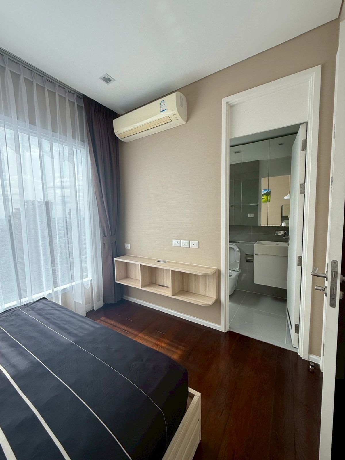 ให้เช่าคอนโดลาดพร้าว เซ็นทรัลลาดพร้าว : ให้เช่าราคาถูก คอนโดใหม่ The Saint Residences 2-Bed ชั้นสูง ห้องสวย ระเบียงตะวันออก