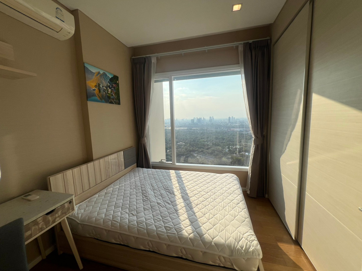 For RentCondoLadprao, Central Ladprao : Cheap for the new condo, The Saint Residences 2-Bed, high class, beautiful room, Eastern balcony.