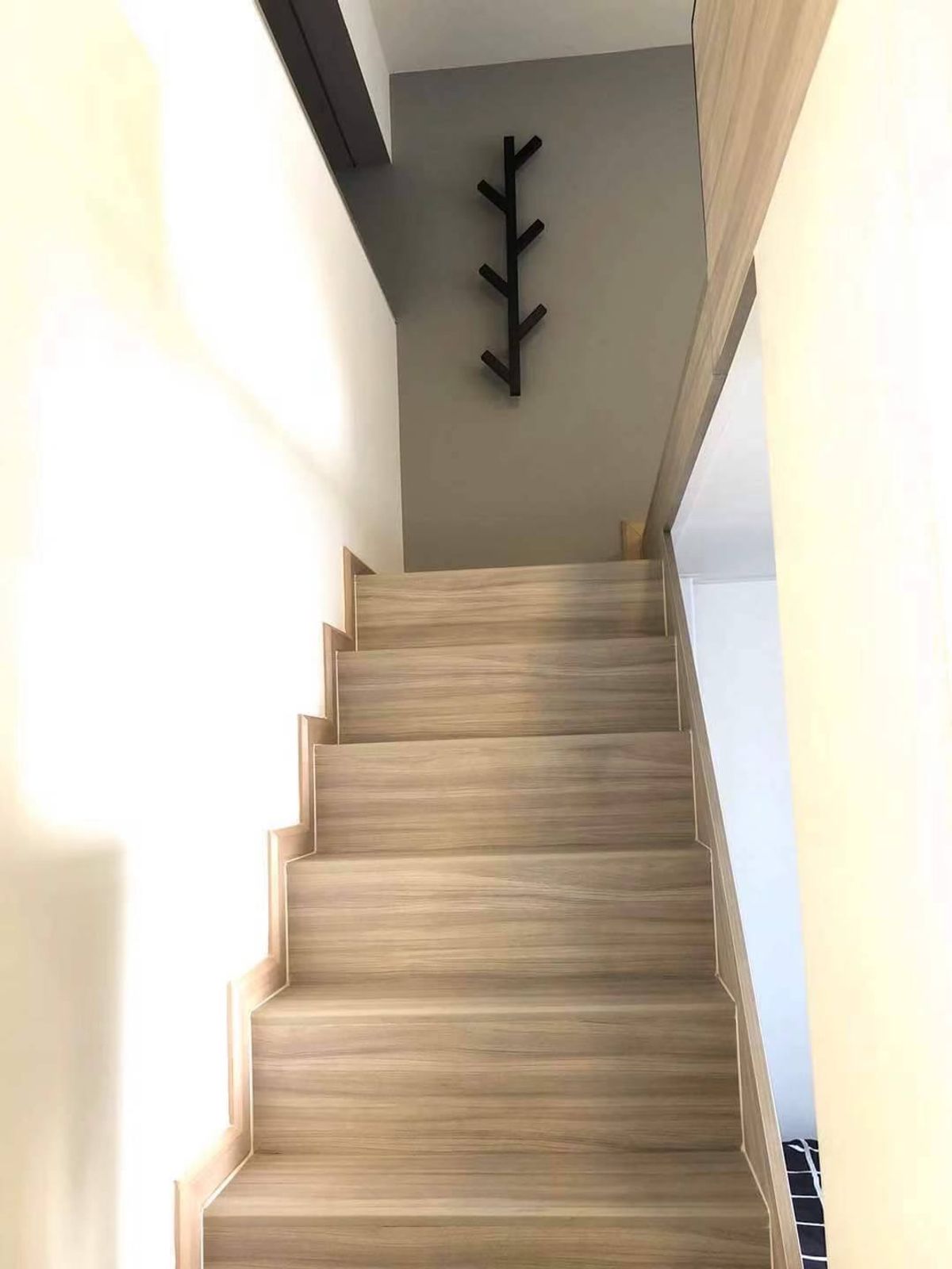 ให้เช่าคอนโดพระราม 9 เพชรบุรีตัดใหม่ RCA : คอนโด Chewathai Residence Asoke เดินทางสะดวก ใกล้รถไฟฟ้าเอ็มอาที มีรถรับส่ง ห้องสวย เฟอร์นิเจอร์ครบ พร้อมอยู่