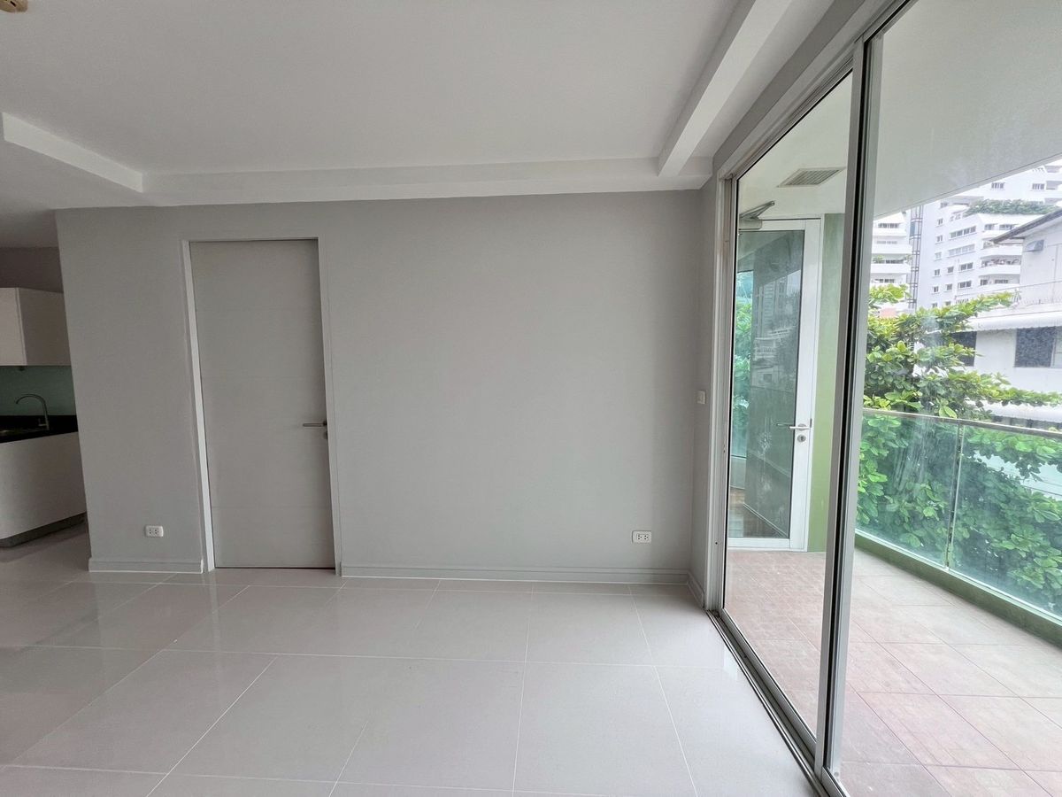 For SaleCondoSukhumvit, Asoke, Thonglor : Condo for sale in Beverly 33, near BTS Phrom Phong 1 bedroom, 1 bathroom, 50 sq.m., 6th floor [NCS250806]