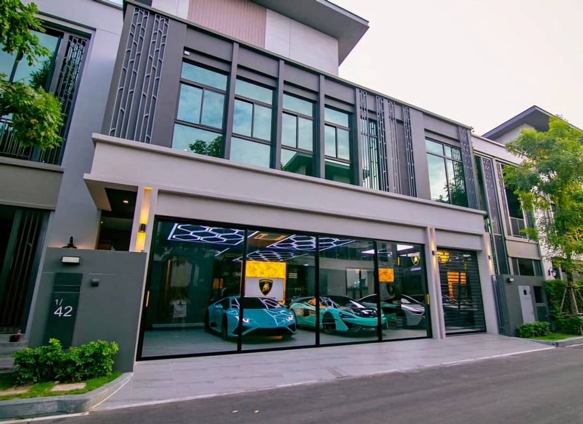บ้านพัฒนาการ ศรีนครินทร์ : ❤️‍🔥 Grand bangkok boulevard rama 9e ❤️‍🔥 Rent 500K, Sale 60 MB | 650 sq.m. 102.4 sq.w. | 5 Bedrooms, 6 Bathrooms | 086-9299929 Punny