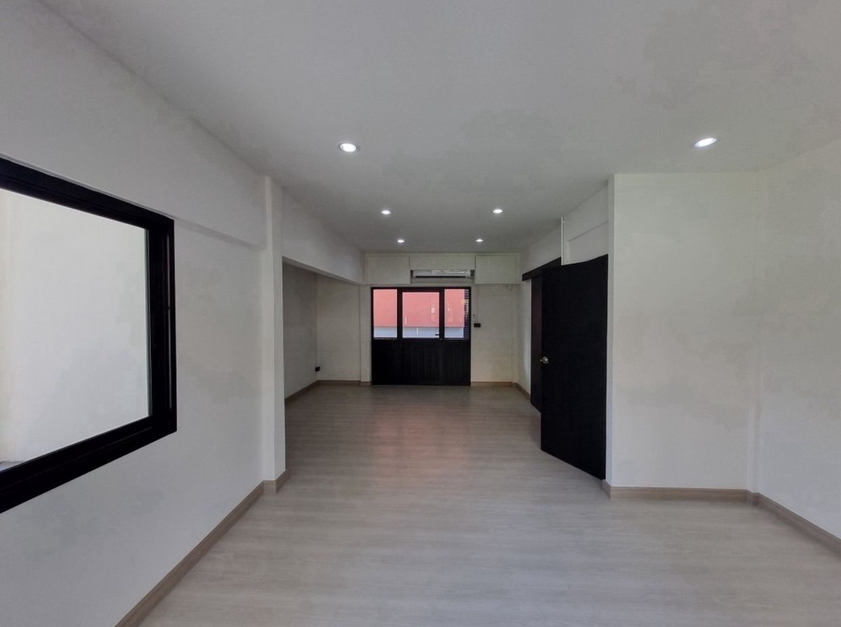 For RentHome OfficePattanakan, Srinakarin : For Rent - White House Home Office at Pattanakarn - Sukhumvit Bangkok | Accept Company Registering and Business Welcome