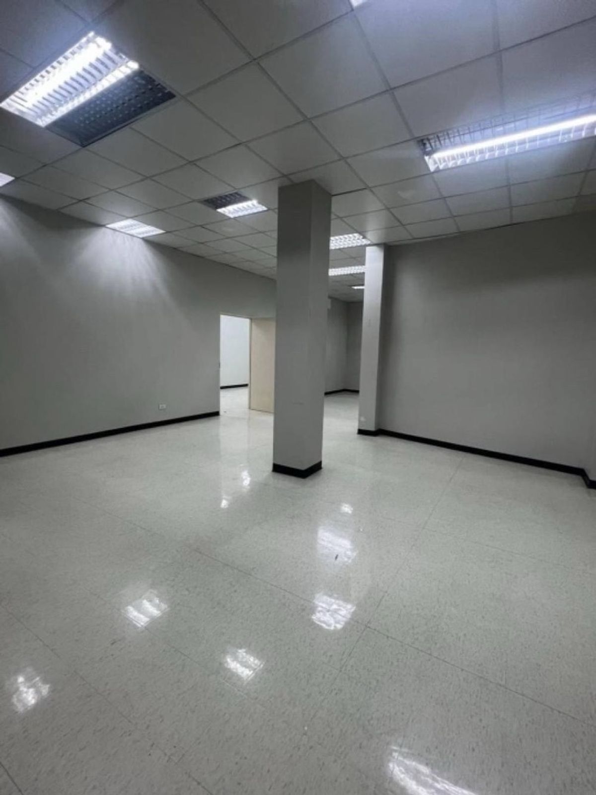 ให้เช่าร้านค้า/ตลาดนัดเยาวราช บางลำพู : ให้เช่า ตึกริมถนนใหญ่เยาวราช ใกล้ รถไฟฟ้า MRT วัดมังกร แหล่งนักท่องเที่ยว เหมาะทำ โรงแรม โฮสเทล สปา ร้านอาหาร | For Rent - Commercial Building on Roadside Yaowarat (China Town) nearby MRT Watmangkorn , suitable for Hotel / Hostel / Spa / Food and etc., 