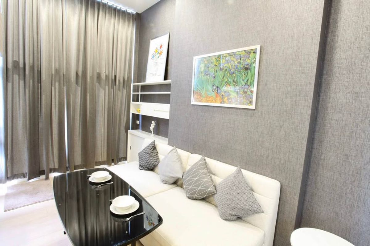 ให้เช่าคอนโดพระราม 9 เพชรบุรีตัดใหม่ RCA : คอนโด Chewathai Residence Asoke เดินทางสะดวก ใกล้รถไฟฟ้าเอ็มอาที มีรถรับส่ง ห้องสวย เฟอร์นิเจอร์ครบ พร้อมอยู่