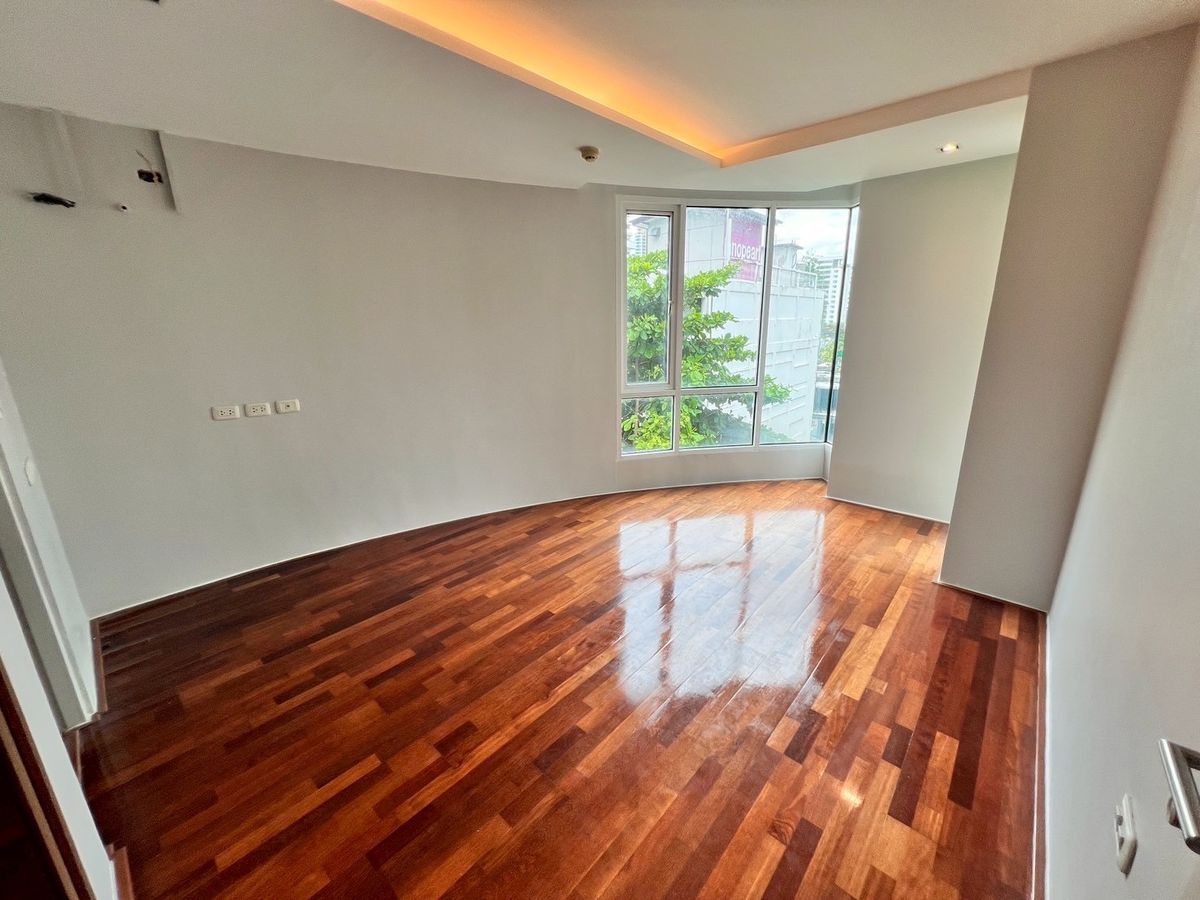 For SaleCondoSukhumvit, Asoke, Thonglor : Condo for sale in Beverly 33, near BTS Phrom Phong 1 bedroom, 1 bathroom, 50 sq.m., 6th floor [NCS250806]