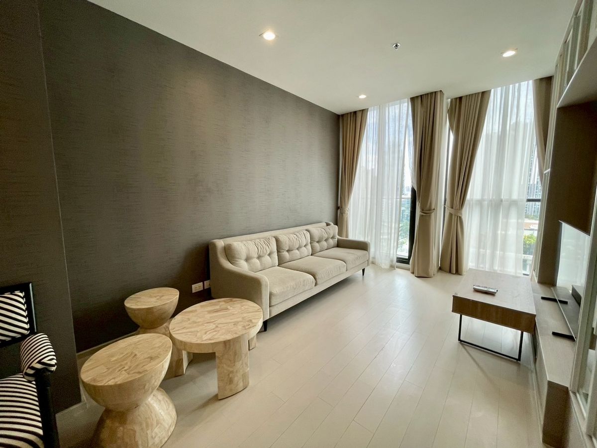 For SaleCondoWitthayu, Chidlom, Langsuan, Ploenchit : For Sale: Noble Ploenchit, Exclusive Private Lift, Spacious 1-Bed 55sqm, High Floor, Direct Skywalk to BTS Ploenchit