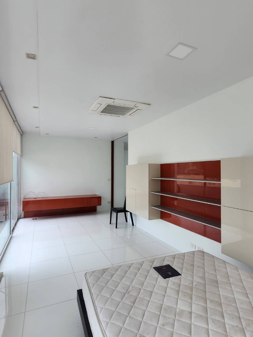 ขายบ้านพัฒนาการ ศรีนครินทร์ : 🔥ขายด่วน🔥บ้านเดี่ยว หลังมุม หมู่บ้านศรีนครินทร์พาร์ค 120 ตรว. พร้อมเข้าอยู่❗