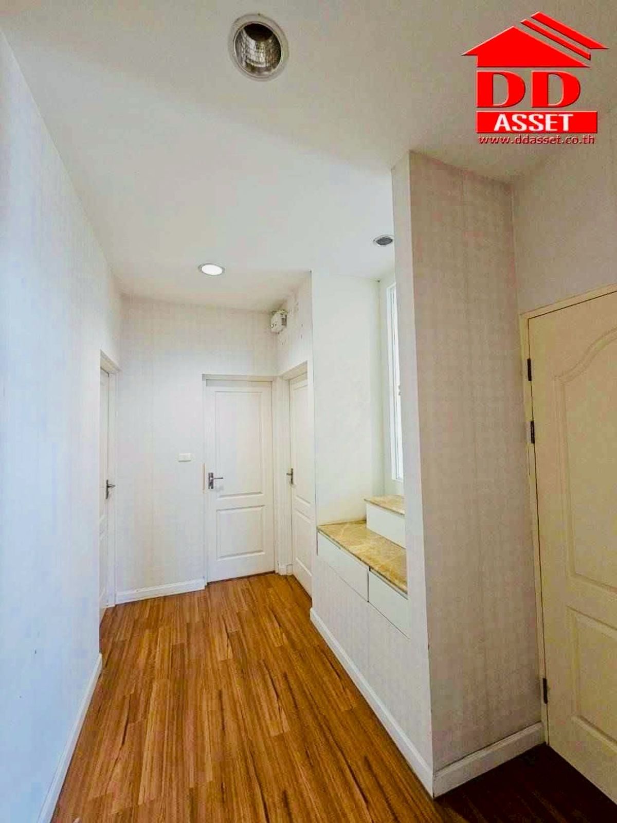 For SaleHouseSamut Prakan,Samrong : For Sale Nantawan Srinakarin Nantawan Srinakarin Code: H8137