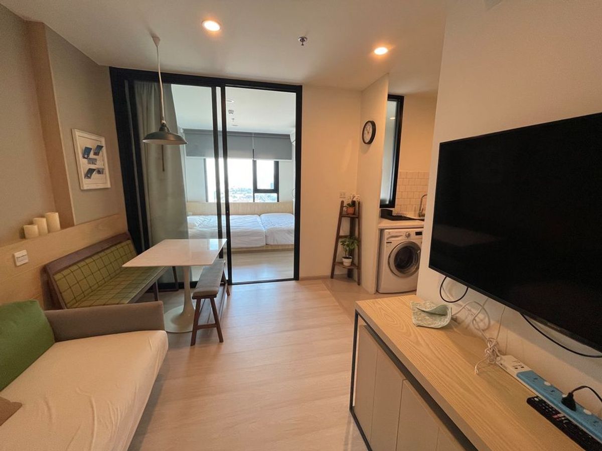 For RentCondoRama9, Petchburi, RCA : Ready to move 1 bed 1 bath condo for rent Life Asoke - Rama 9