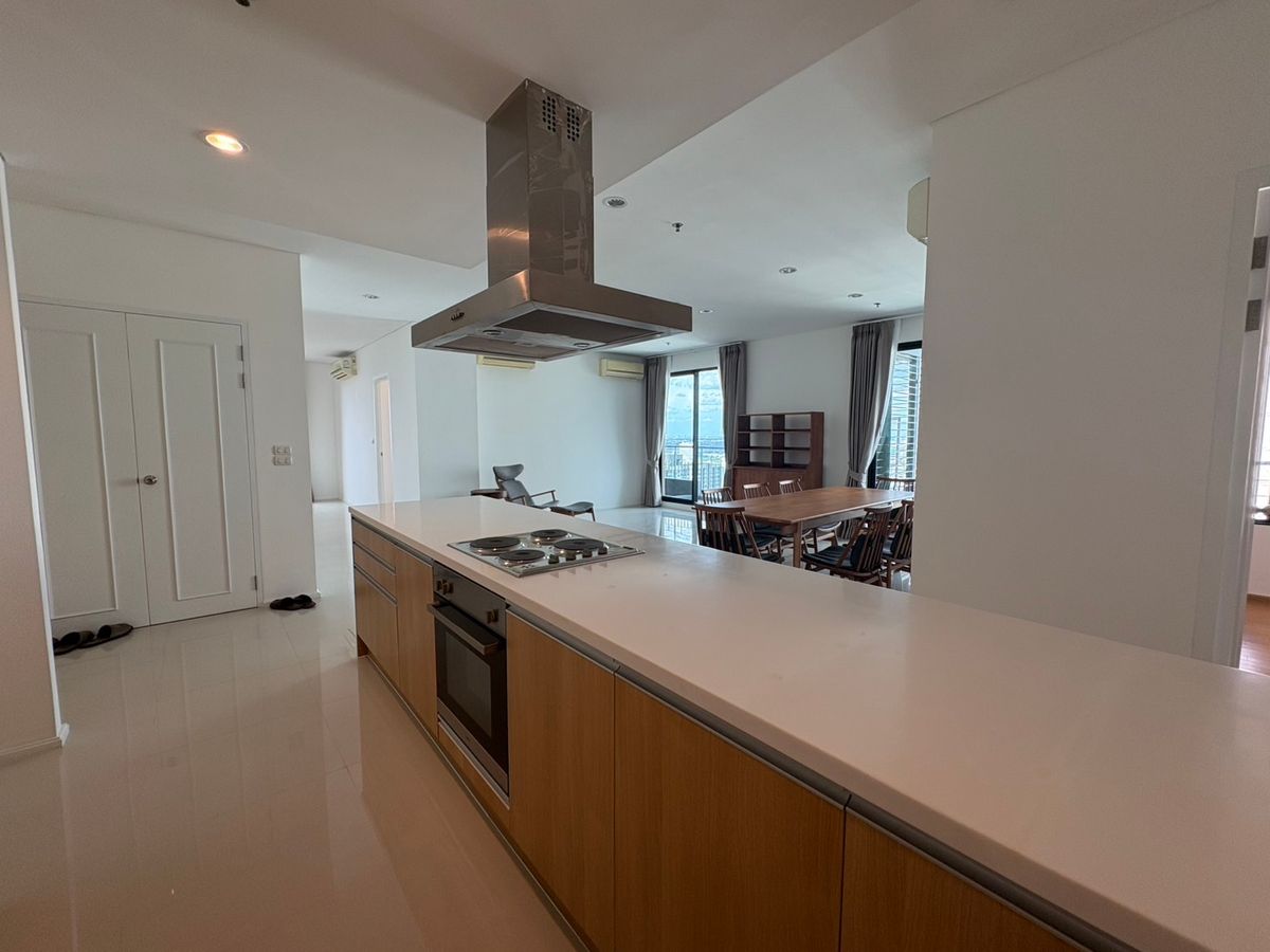ให้เช่าคอนโดพระราม 9 เพชรบุรีตัดใหม่ RCA : For rent Villa Asoke Condominium Sky Penthouse ห้องสวย 4 Bed/6 Bath