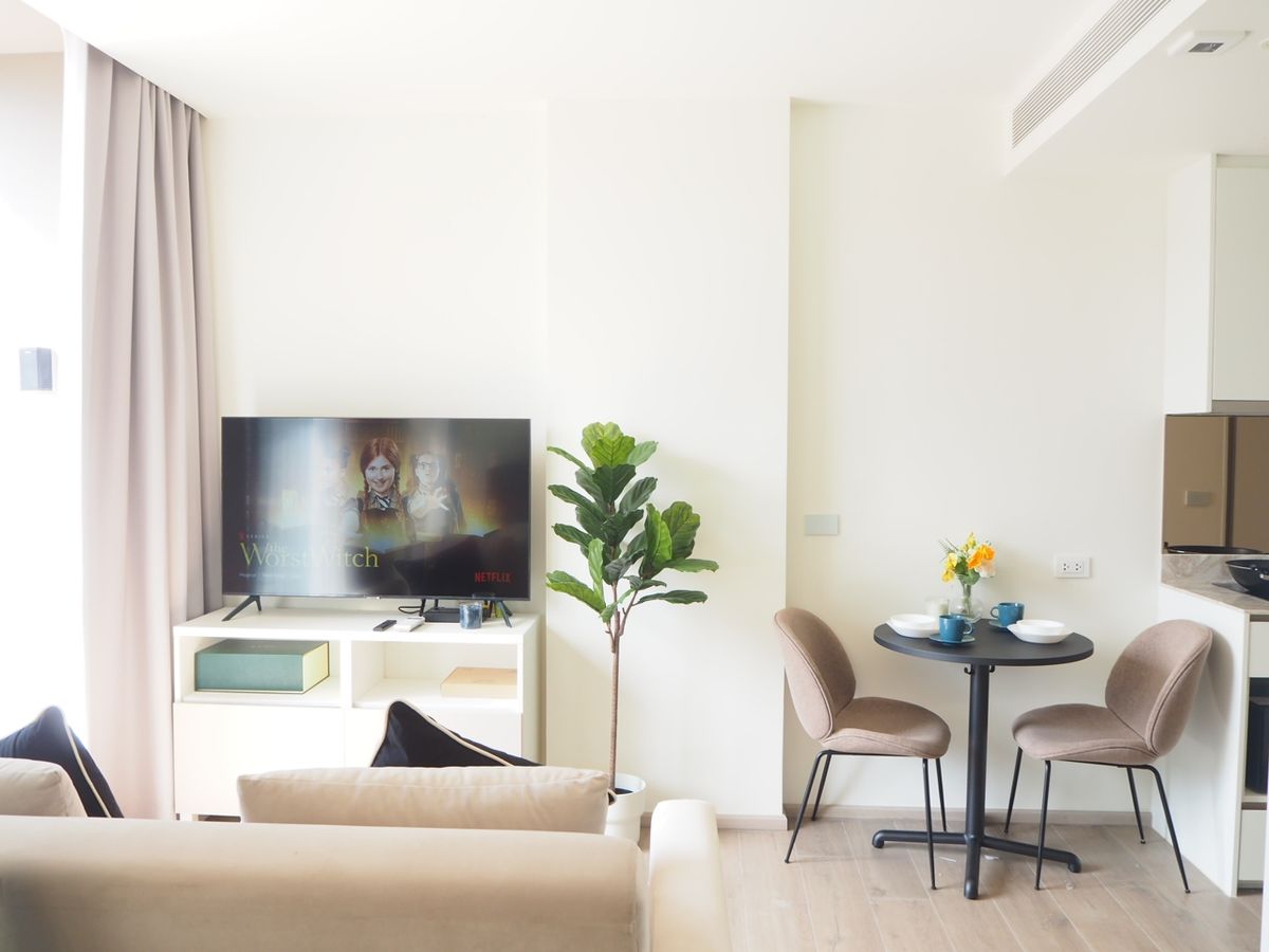 ให้เช่าคอนโดสุขุมวิท อโศก ทองหล่อ : condo for Rent  :  Fynn Asoke ( BTS Asoke Station) (Rt-01)